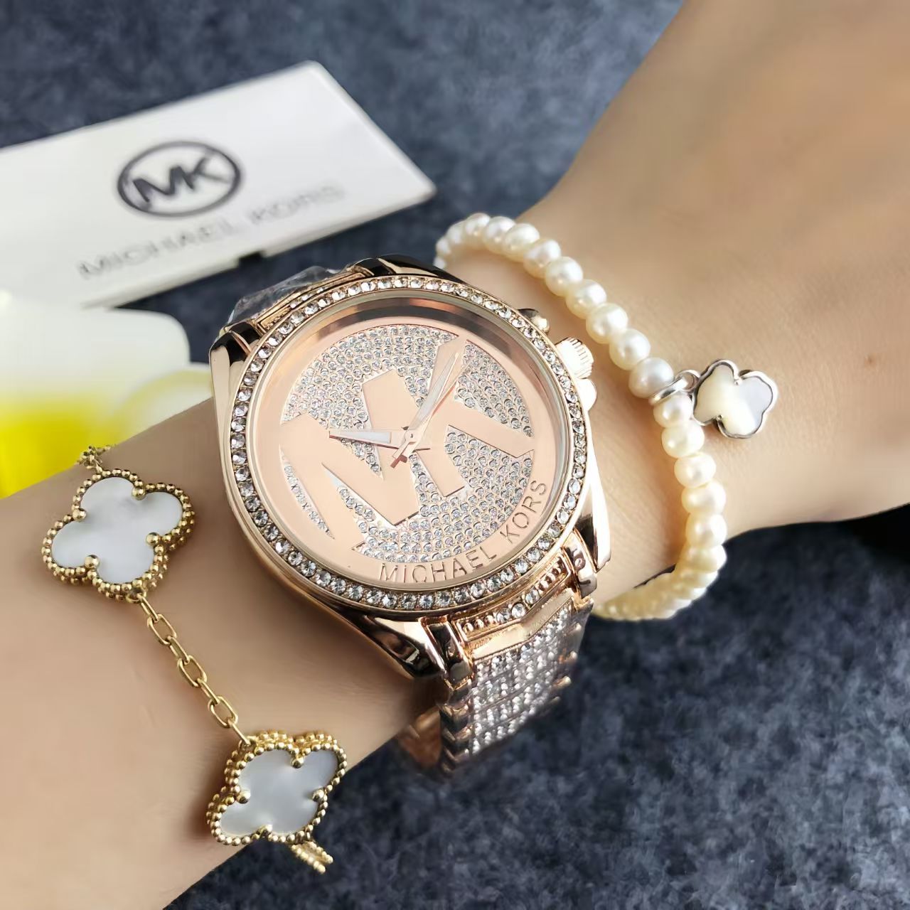 Michael Kors New Fashionable a - Luxury Watch Photo ulasan dan harga
