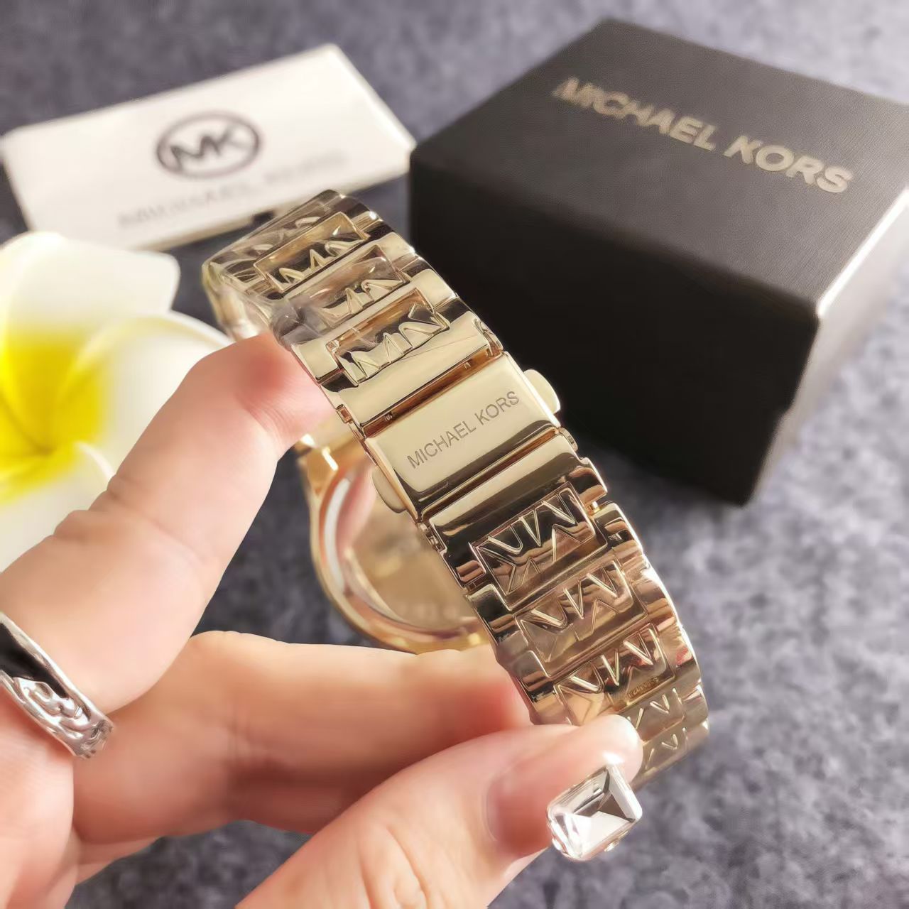Michael Kors Luxury Business W - Luxury Watch Photo ulasan dan harga